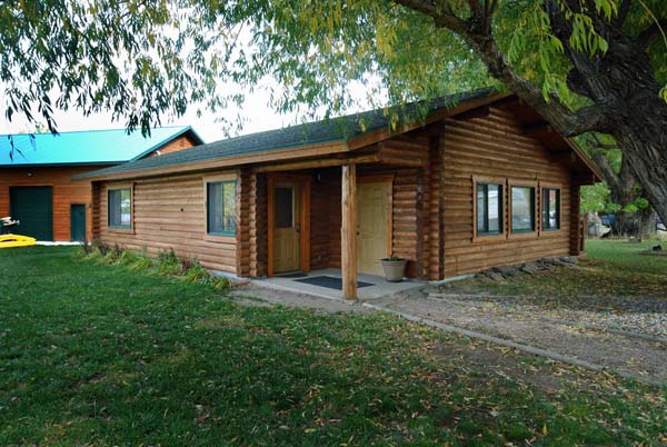 Log cabin rental in Ennis, Montana.