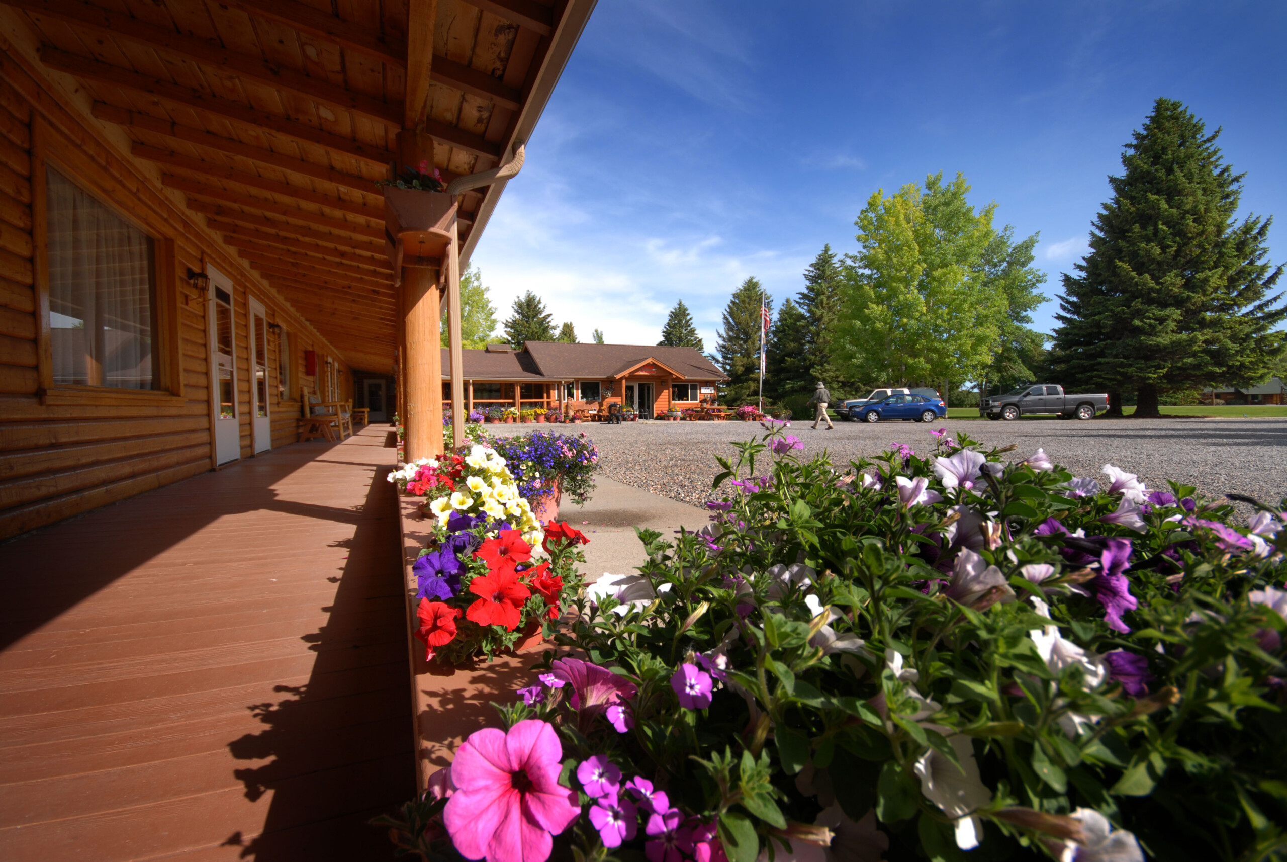 Lodge Rooms & Cabins in Ennis, Montana Near the Madison River